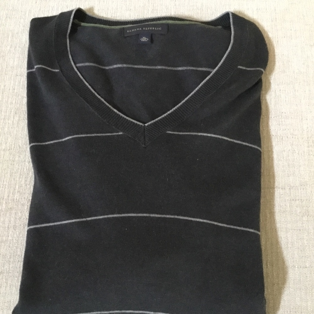 Banana Republic Black/Gray V neck sweater XL